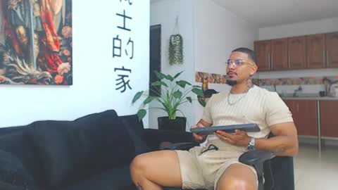 Wesley Rogger online show from April 29, 9:21 pm
