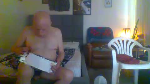 westender_47 online show from September 14, 5:37 pm