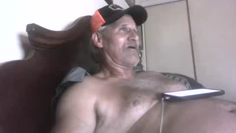 wheenidude online show from May 30, 5:35 pm