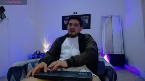 william_steel_ online show from May 8, 12:05 pm