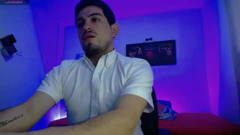 william_steel_ online show from April 29, 4:22 pm