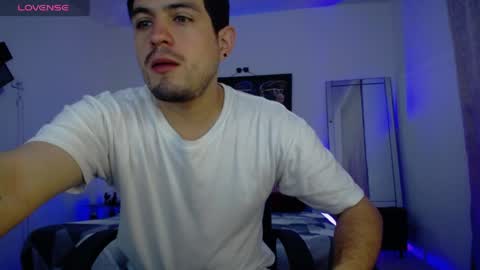 william_steel_ online show from May 6, 11:33 am