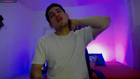 william_steel_ online show from May 1, 11:35 am