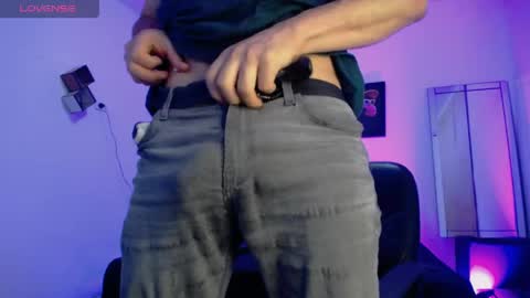 william_steel_ online show from May 15, 10:34 am