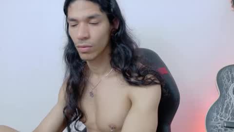 willy_veins online show from May 11, 2:56 pm