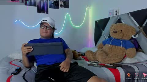 winniepooh_69 online show from May 12, 5:16 am