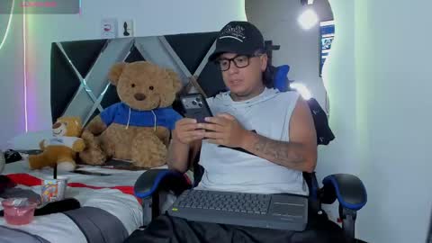 winniepooh_69 online show from May 7, 9:26 pm