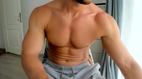 Wolfie online show from June 8, 11:11 am