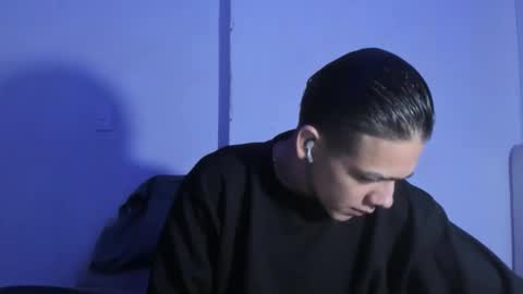 wyatt_smith71 online show from May 13, 2:03 pm