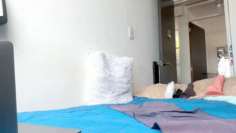 xandernaked online show from August 4, 6:45 pm
