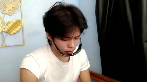 xcharls08 online show from May 22, 7:46 am