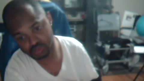 xxxonwheelz online show from August 3, 6:58 pm
