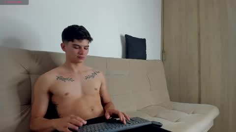 yizus_bonz online show from May 7, 2:22 am