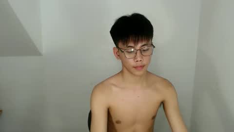ynotyu online show from May 14, 6:06 pm