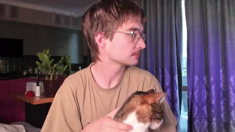 Max online show from May 3, 3:31 am