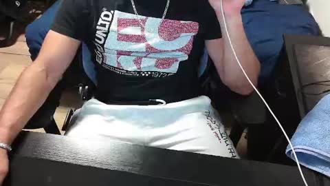 yoloyo93 online show from July 14, 11:49 am
