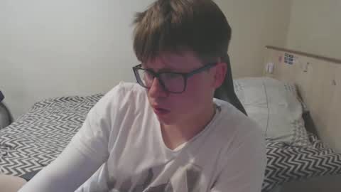 Max online show from May 12, 4:21 am