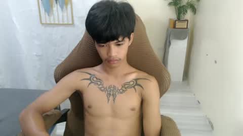 yourasian_eric online show from June 25, 6:07 am