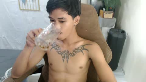 yourasian_eric online show from July 23, 5:38 am