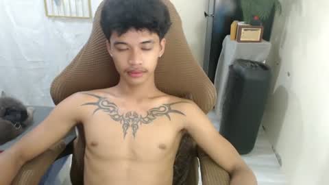 yourasian_eric online show from July 17, 1:18 pm