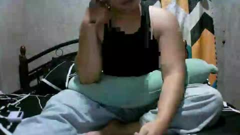yourasian_lover29 online show from April 24, 5:04 pm