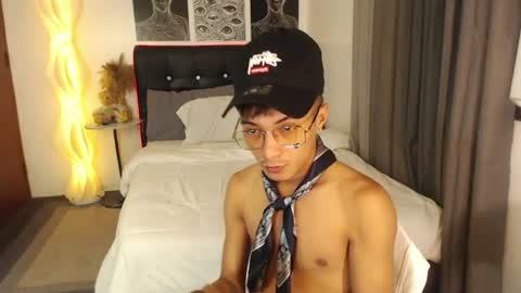 yourfavoritetwinkecho online show from July 22, 1:03 pm