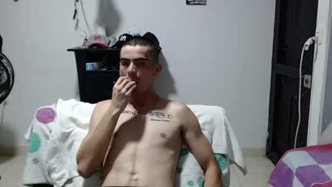 Zac efront online show from August 3, 1:48 am
