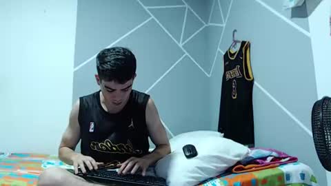 Zac efront online show from July 3, 4:07 am