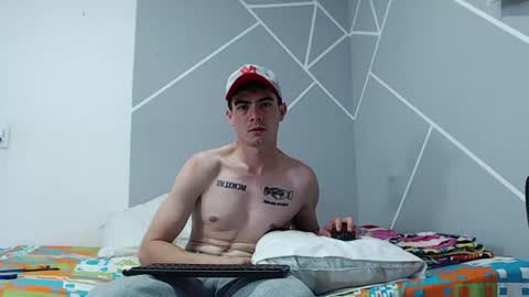 Zac efront online show from July 4, 4:15 am