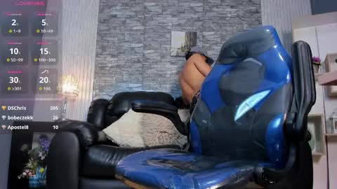 zack_joness10 online show from May 10, 6:15 am