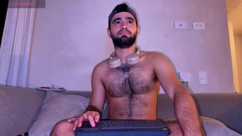 zack_sullivan22 online show from May 25, 1:56 am