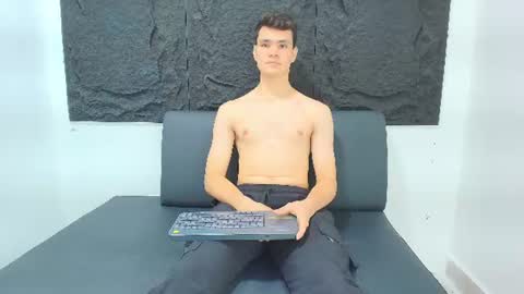 zane online show from August 5, 12:43 pm