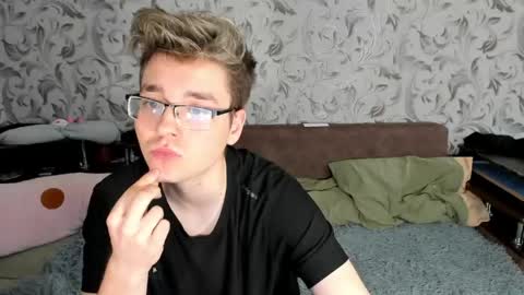 Ethan online show from May 31, 5:41 am