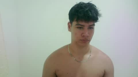 zeus_183 online show from June 8, 4:13 am