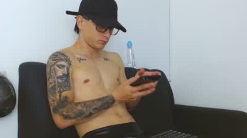 zeus online show from June 24, 12:08 pm