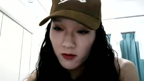 zhig01584 online show from June 11, 5:22 pm