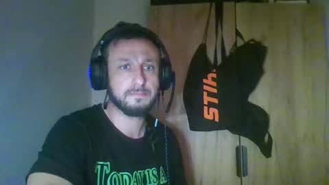 zvrhlikodvedle online show from May 2, 3:09 am
