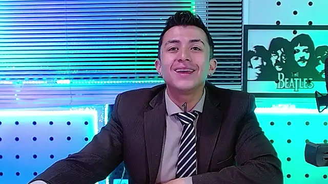 Darko0717 online show from August 4, 1:59 pm