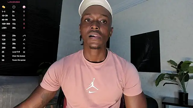 DannSmmith online show from May 22, 4:28 am
