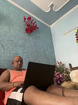 Dick 6inches online show from May 6, 6:58 am