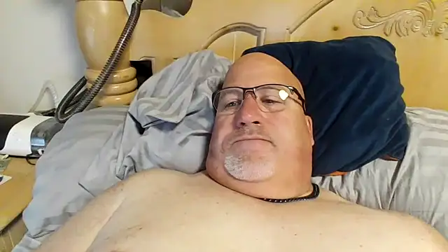 Bigbear0563 online show from May 4, 3:58 pm