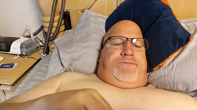 Bigbear0563 online show from May 15, 5:21 pm