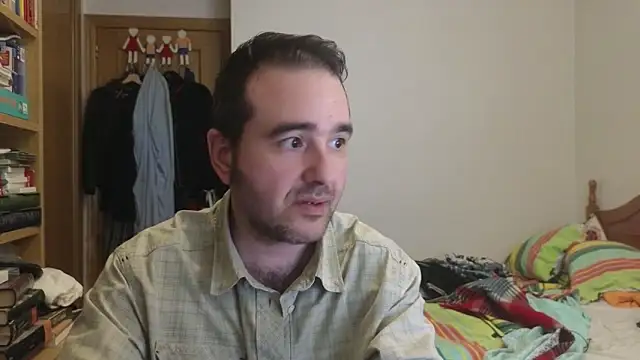 curiosillo83 online show from May 5, 3:35 pm