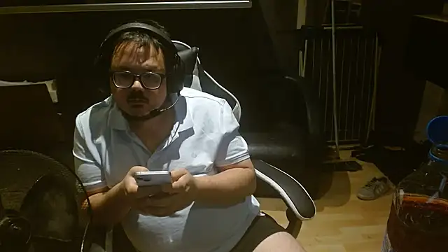 Bebemickey75 online show from August 8, 2:07 am
