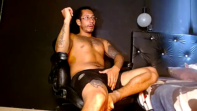 FuckHardlove online show from August 6, 4:57 pm
