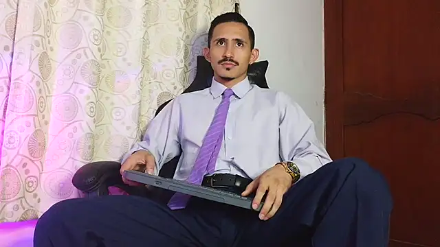 HomeAloneK online show from June 1, 7:36 pm
