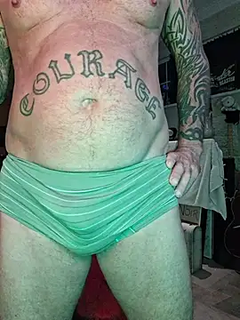 Hotbodyscottie online show from August 8, 10:33 am