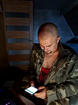 Foxyshaved online show from May 16, 5:16 am