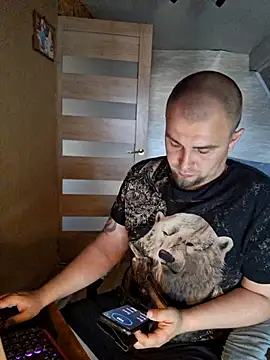 Foxyshaved online show from May 12, 3:37 am