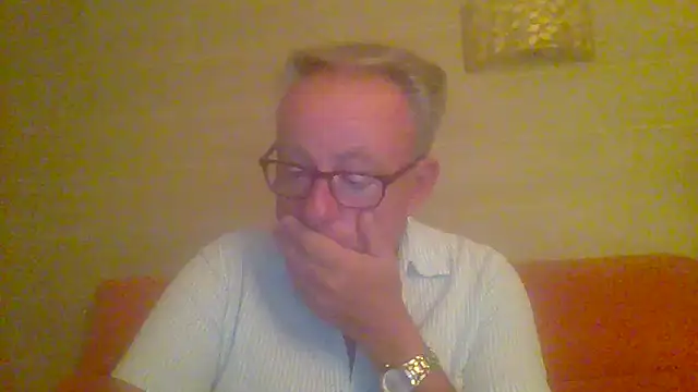 tuggy59 online show from May 1, 4:38 am